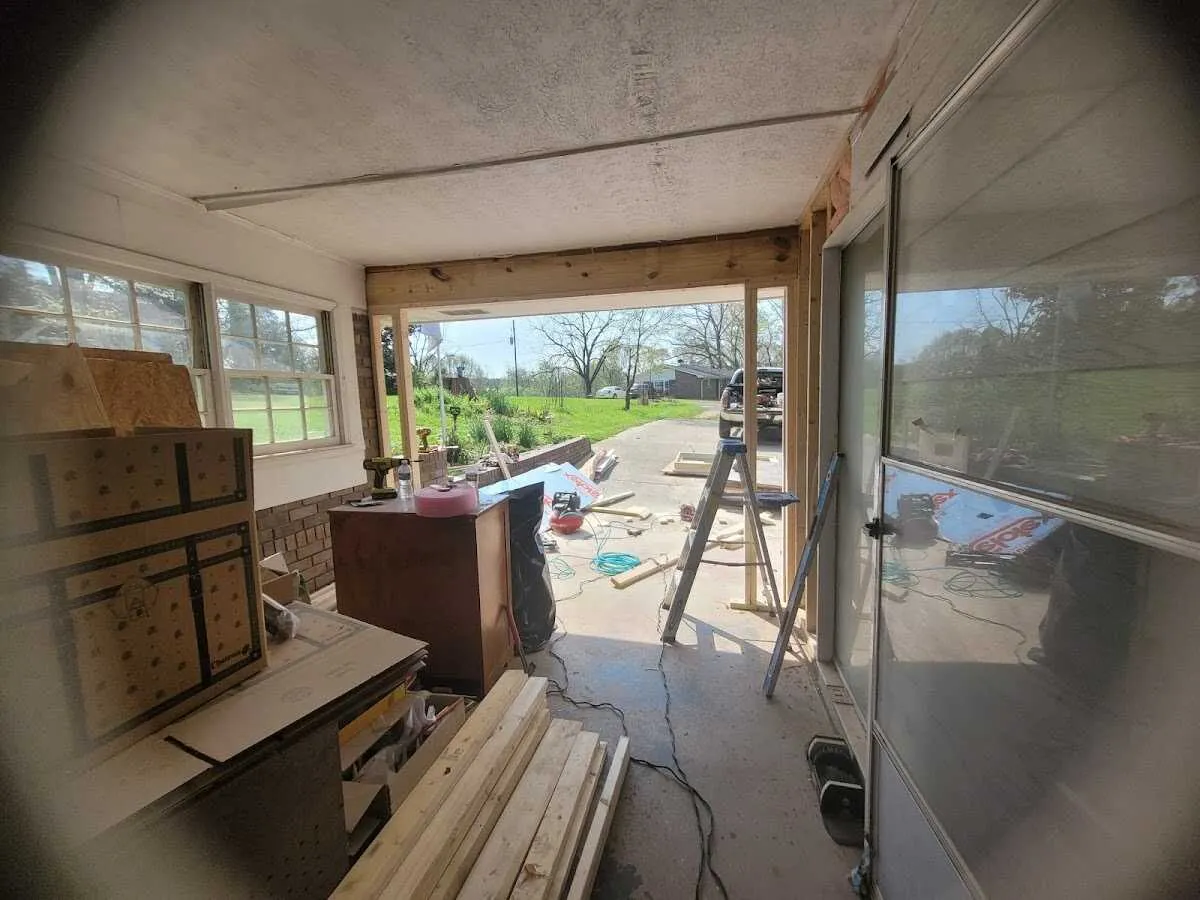 Air movers and dehumidifier for Water Mitigation Services in Youngstown